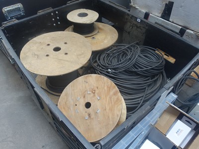 Lot 89 - Large plastic pallet box containing heavy duty...