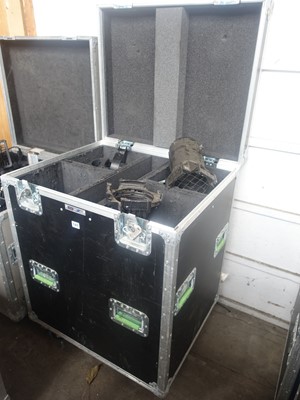 Lot 147 - 4x Ovation E-190WW spot lights, in a mobile...
