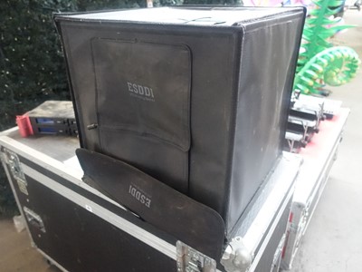 Lot 167 - Small tabletop photography box
