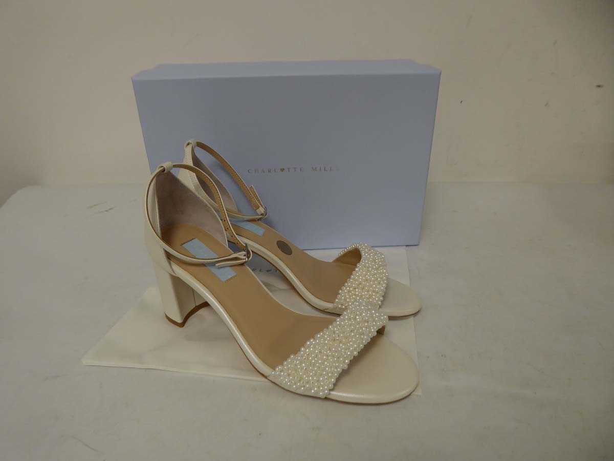 Lot 1004 - Charlotte Mills kaite pearl high heels in...
