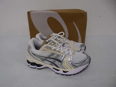 Lot 1005 - Asics gel-kayano 14 trainers in white size UK5...