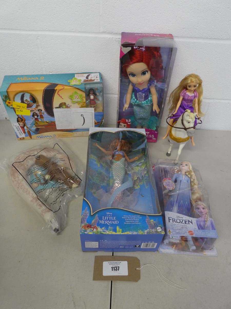 Lot Selection of Disney dolls to include Moana 2...