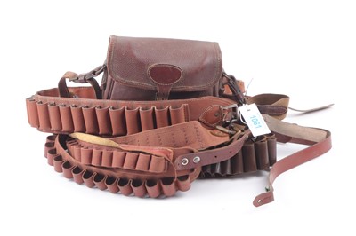Lot 1061 - Leather cartridge bag and quantity of...