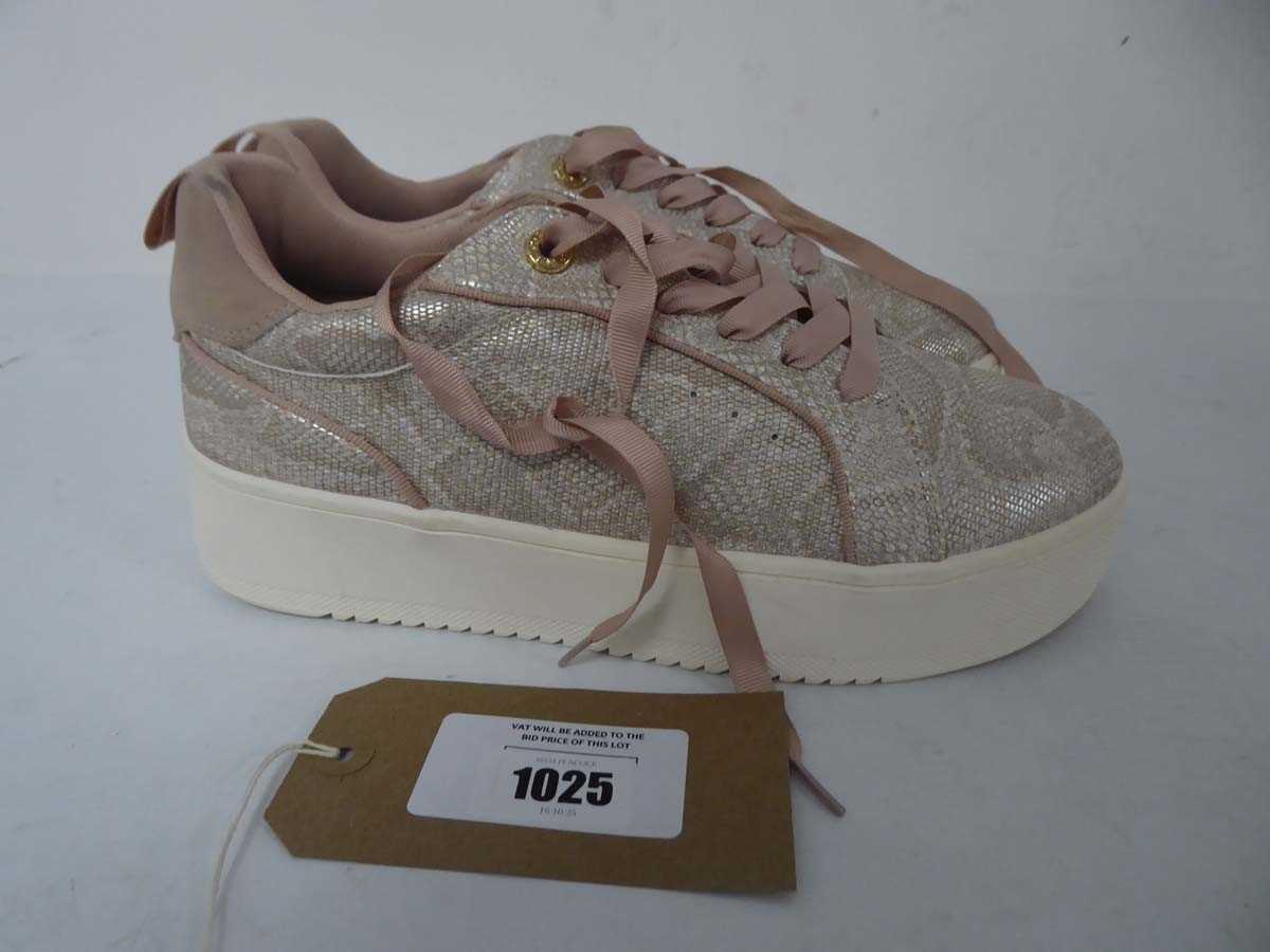 Lot 1025 - KG Kurt Geiger snakeskin effect platform...