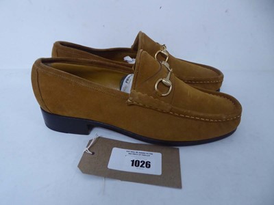 Lot 1026 - Gucci heeled mules in tan size EU44.5 E (heavy...
