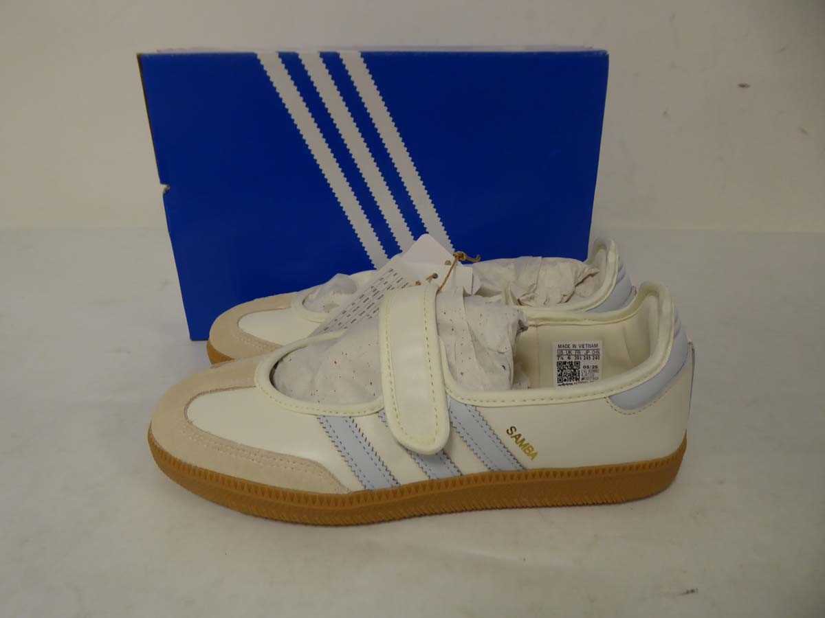 Lot 1030 - Adidas samba jane shoes in white size UK6 - boxed