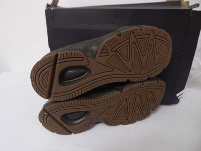 Lot 1033 - Adidas crazychaos 2000 trainers in black size...