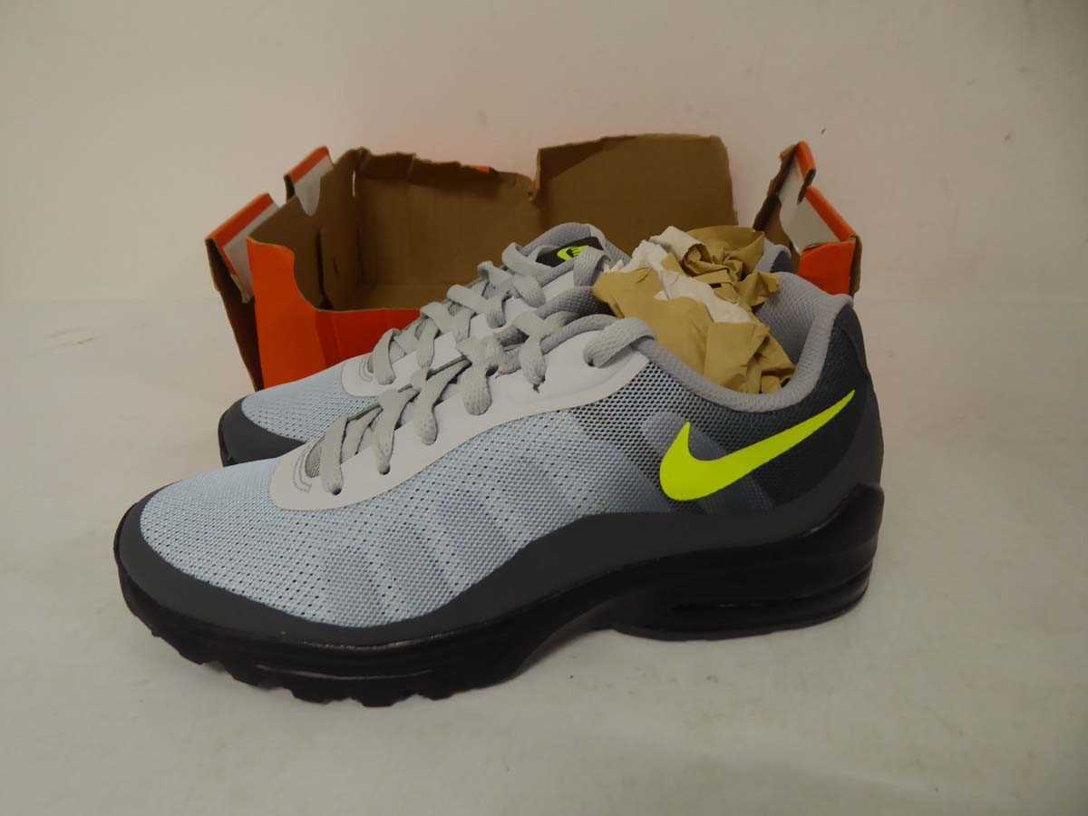 Lot 1036 - Nike air max invigor trainers in blue / grey...