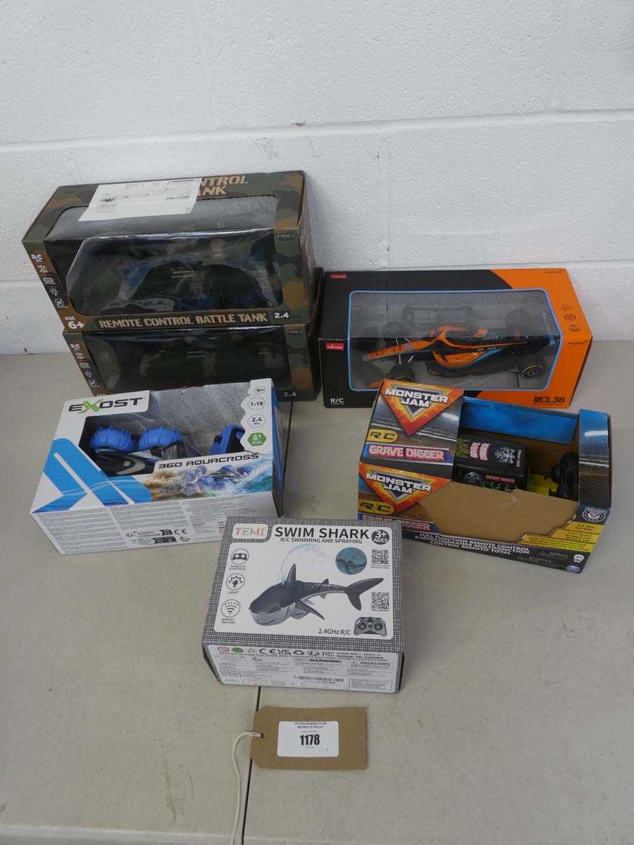 Lot Selection of RC cars, tanks, 360 aquacross,...
