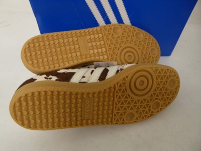 Lot 1044 - Adidas samba OG trainers in brown size UK8 -...
