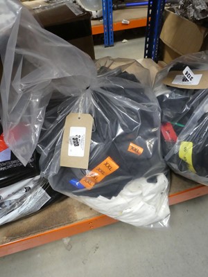 Lot 3123 - x30 Teddi Rose t-shirts