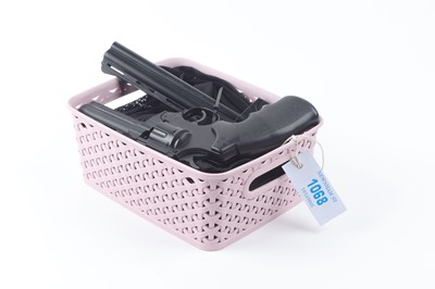 Lot 1068 - .177 Crosman 357 air pistol with 2 magazines...