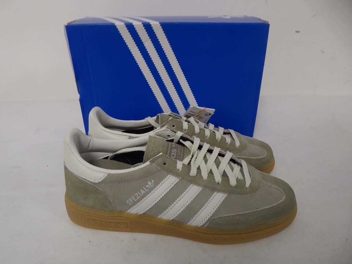 Lot 1060 - Adidas handball spezial trainers in grey size...