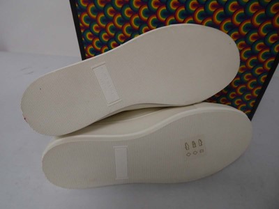 Lot 1062 - Kurt Geiger laney octavia white leather...