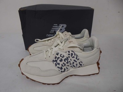 Lot 1064 - New Balance 327 trainers in white size UK4 -...