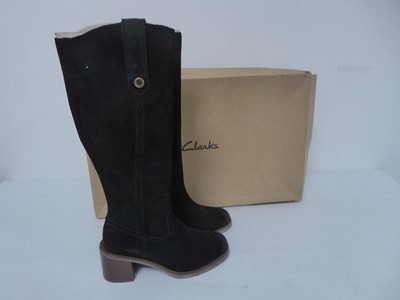 Lot 1069 - Clarks chamberly up boots in black size UK3 -...