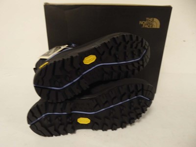 Lot 1072 - The North Face verto alpine mid gore-tex boots...