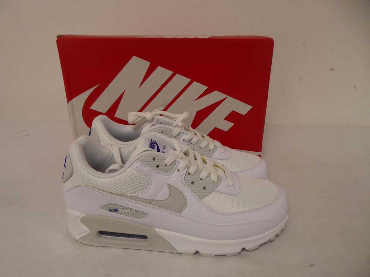 Lot 1075 - Nike air max 90 trainers in white size UK8.5 -...