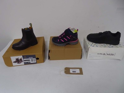 Lot 1085 - 3x Boxed pairs of children's shoes to include...