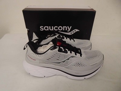 Lot 1097 - Saucony guide 18 trainers in cloud size UK10 -...