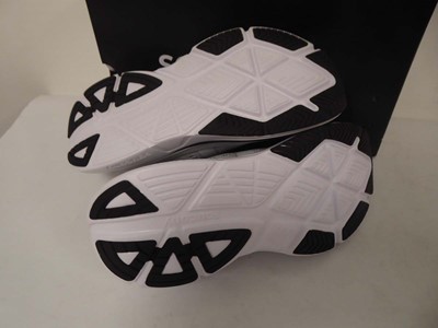 Lot 1097 - Saucony guide 18 trainers in cloud size UK10 -...