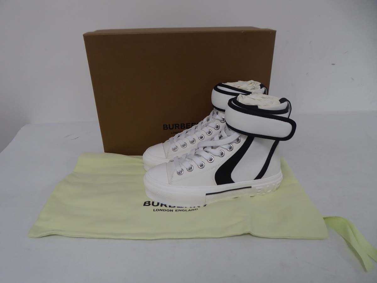 Lot 1098 - Burberry high top lace up trainer on rubber...