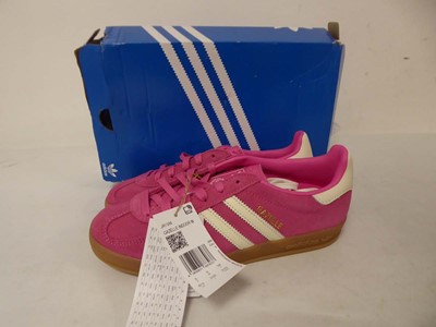 Lot 1907 - Adidas gazelle indoor trainers in pink size...