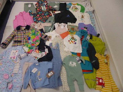 Lot 1930 - Selection of children's designer clothing to...