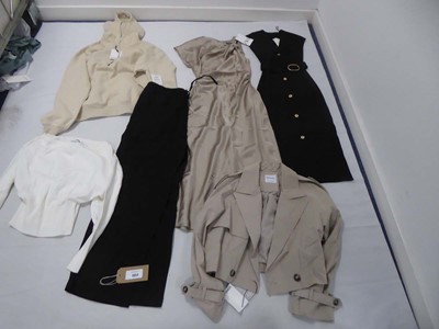 Lot 1953 - Selection of Zara & Sister Companies clothing