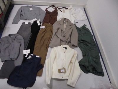 Lot 1962 - Selection of Zara & Sister Companies clothing