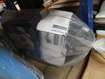 Lot 3023 - Russell Hobbs rice cooker, Magic Bullet, hand...