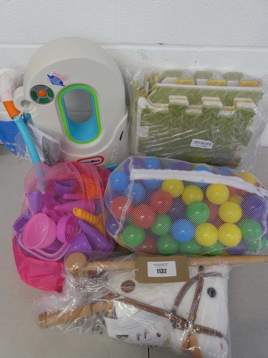 Lot Selection of childrens outdoor toys incl....