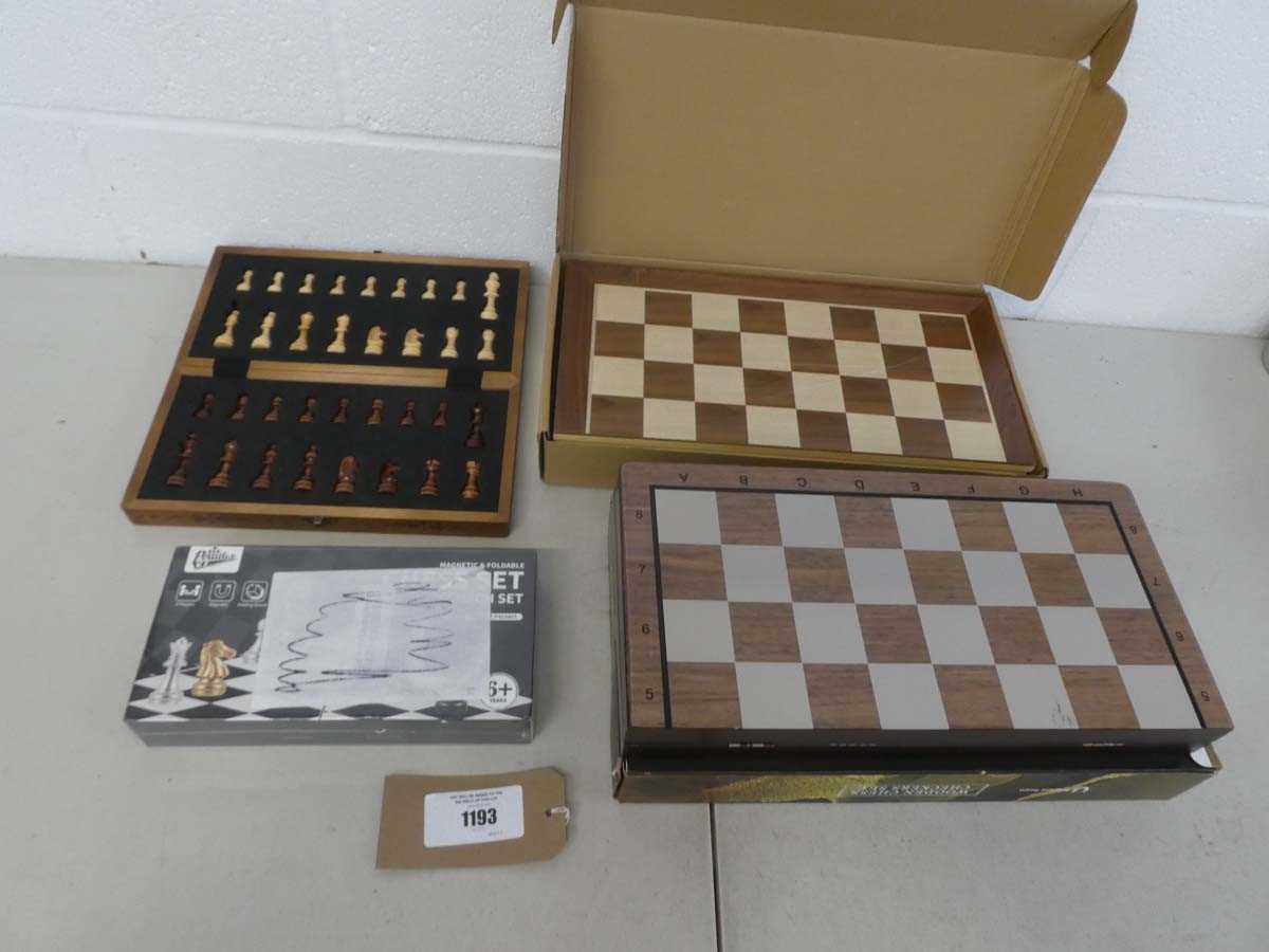 Lot Selection of chess sets incl. small wooden set,...