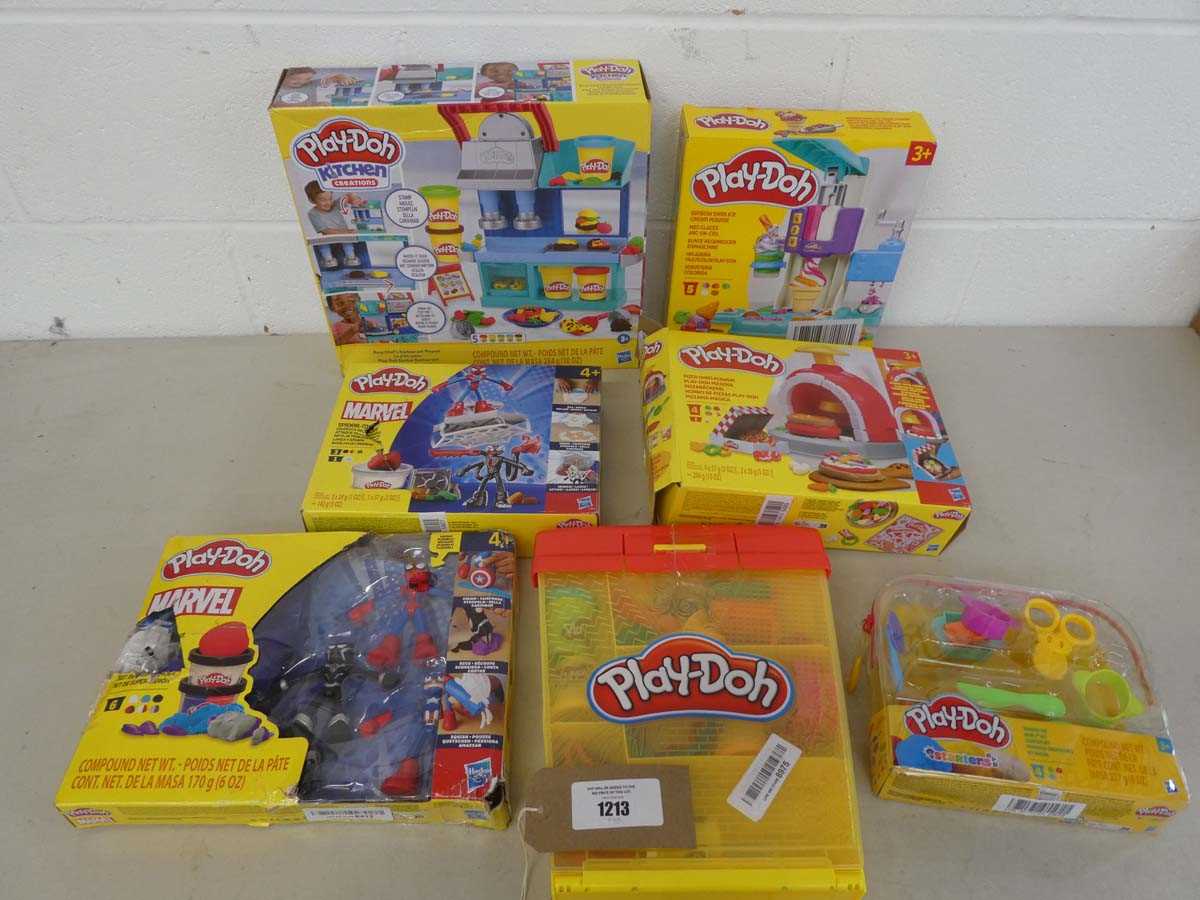 Lot Selection of Play-Doh incl. Play-Doh Kitchen...