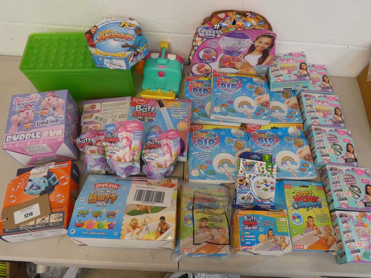 Lot Large selection of items incl. Doodle & Dip...