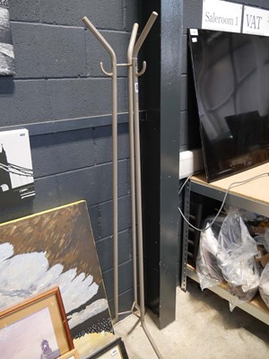 Lot 1444 - Free standing metal hat and coat stand