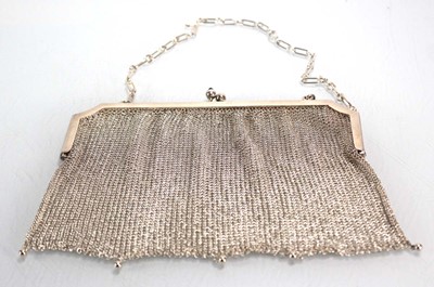 Lot 307 - An early 20th century silver meshlink purse,...