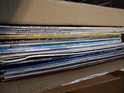Lot 1482 - Small box of vinyl records incl. Jeanette...