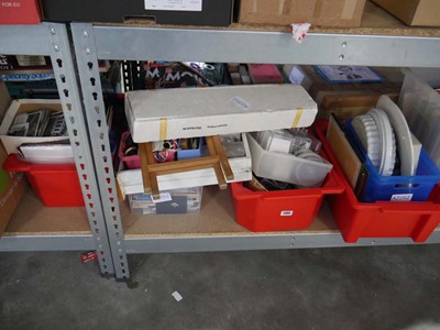 Lot 1496 - Half under bay of mixed homewares incl....