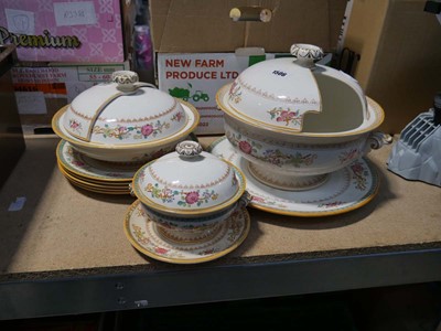 Lot 1506 - Set of Leach's floral patterned tableware
