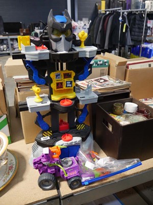 Lot 1507 - Batman toy with Joker vehicle and bag of...