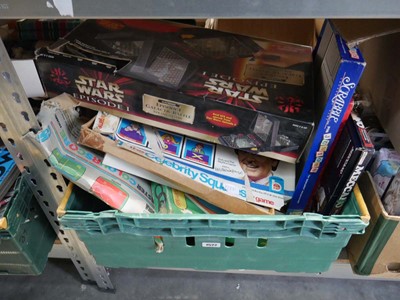Lot 1522 - Crate of family games