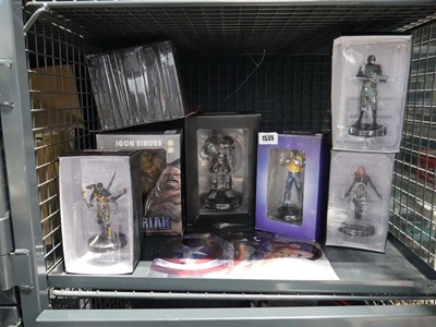 Lot 1539 - Cage of collectors models incl. Marvel Igon...