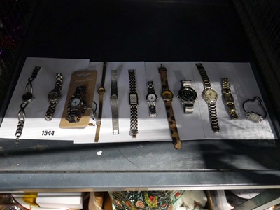 Lot 1544 - Cage containing 12 various watches