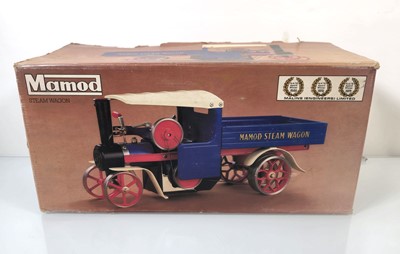 Lot 172 - A boxed Mamod steam wagon