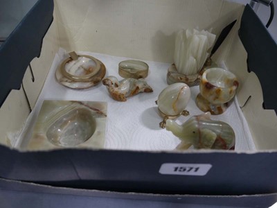Lot 1571 - Box containing assorted Onyx ornaments egg,...