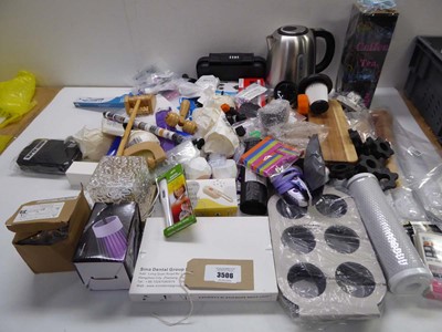 Lot 3506 - Large bag of assorted household items