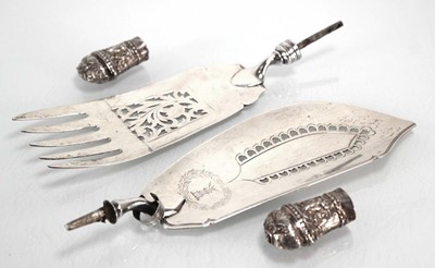 Lot 323 - A George III silver fish slice blade, maker HS,...
