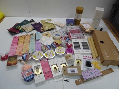 Lot 3515 - Wax melts, tea lights, incense, diffuser set etc