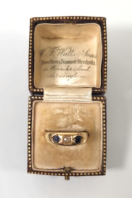 Lot 400 - An early 20th century yellow metal, diamond...